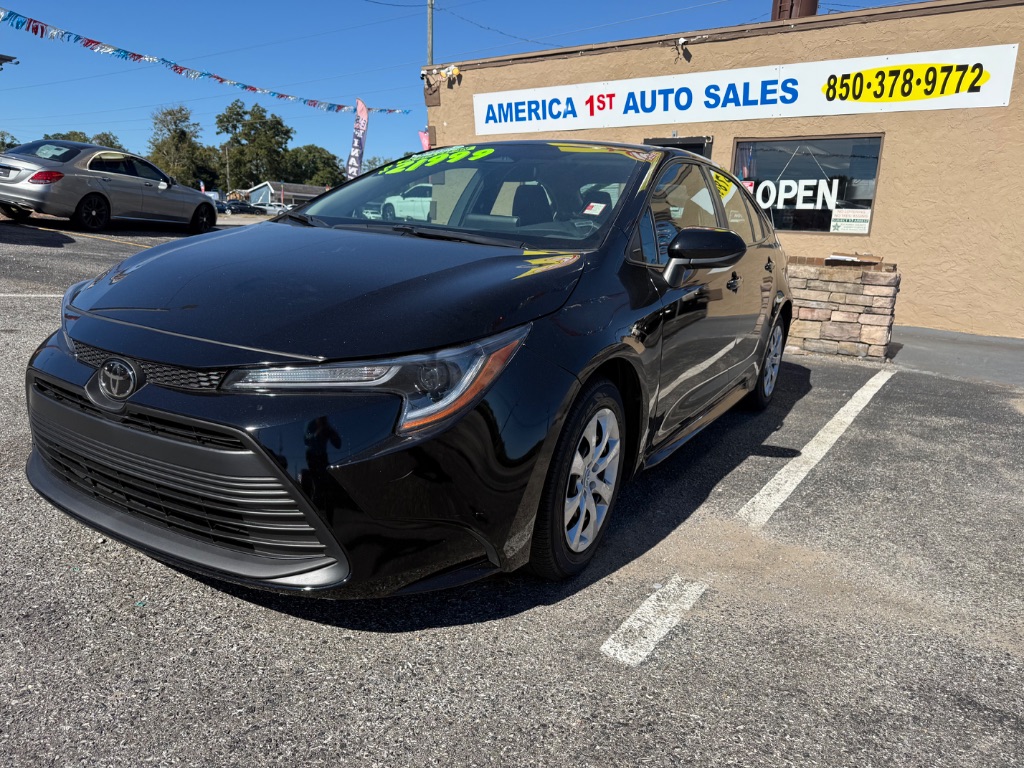 2024 Toyota Corolla LE's photo