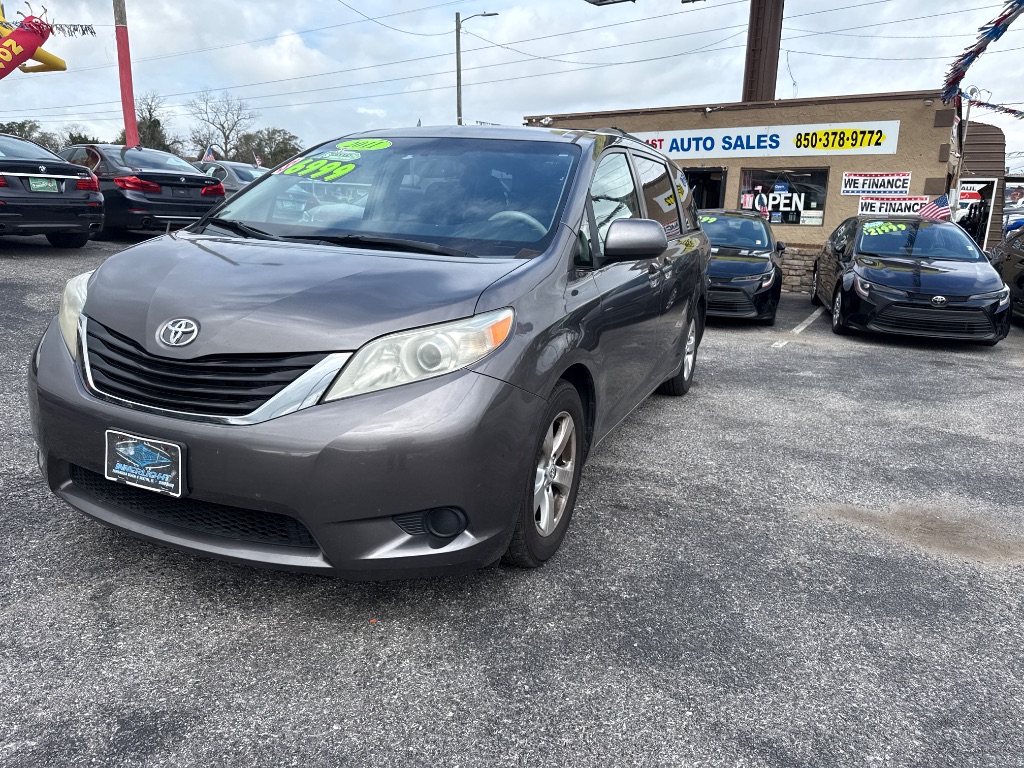 2011 Toyota Sienna LE