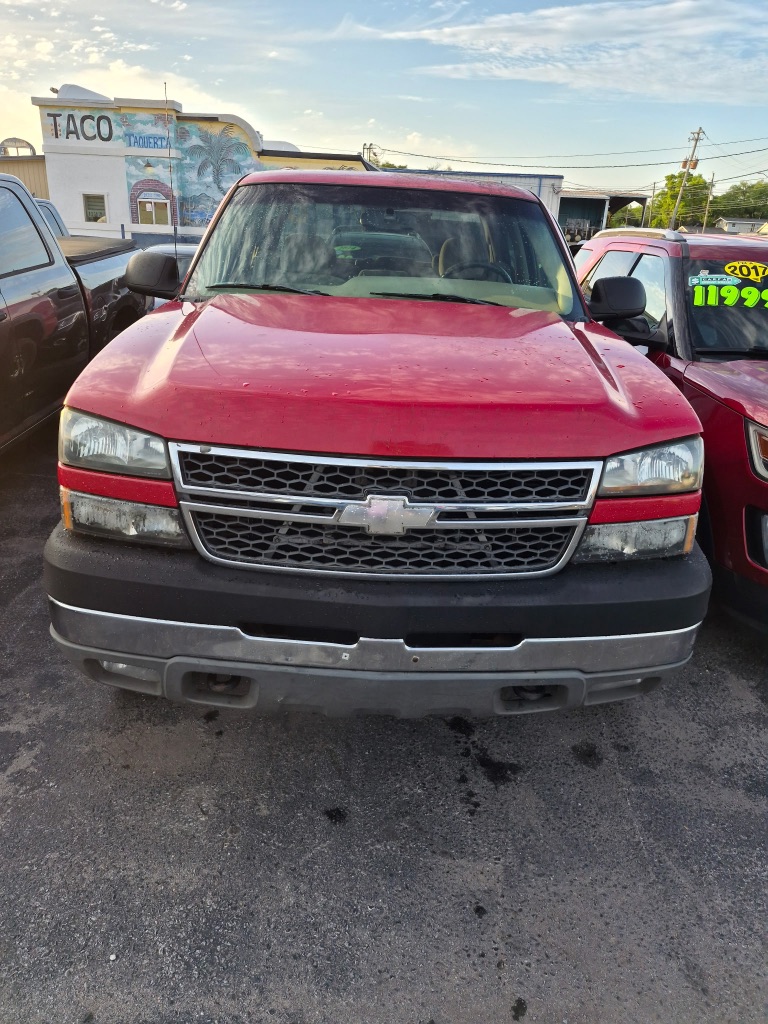 2005 Chevrolet Silverado HD LS Crew Cab SWB's photo