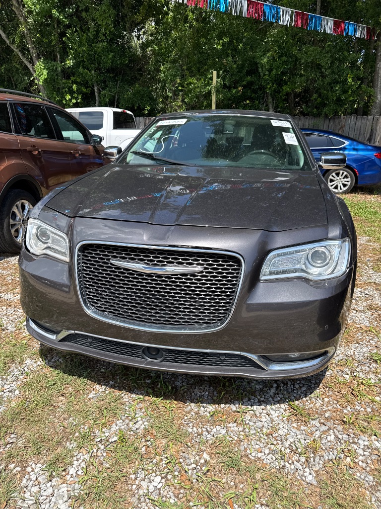 2017 Chrysler 300 C's photo